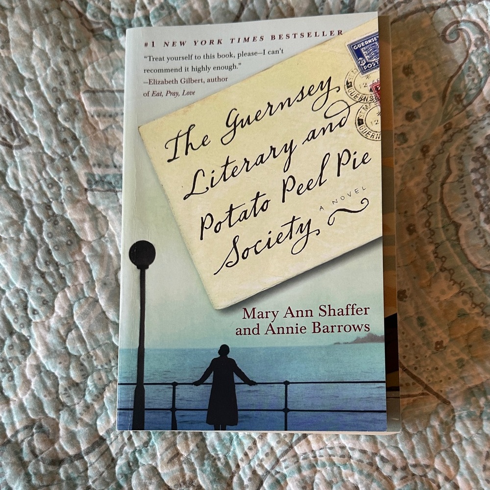 The Guernsey Literary and Potato Peel Pie Society Book